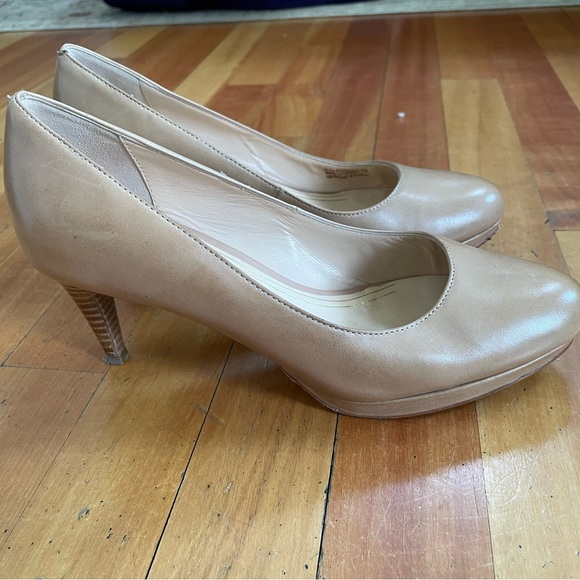 Nude Cole Haan Pump with Nike Air Sole - Picture 2 of 5